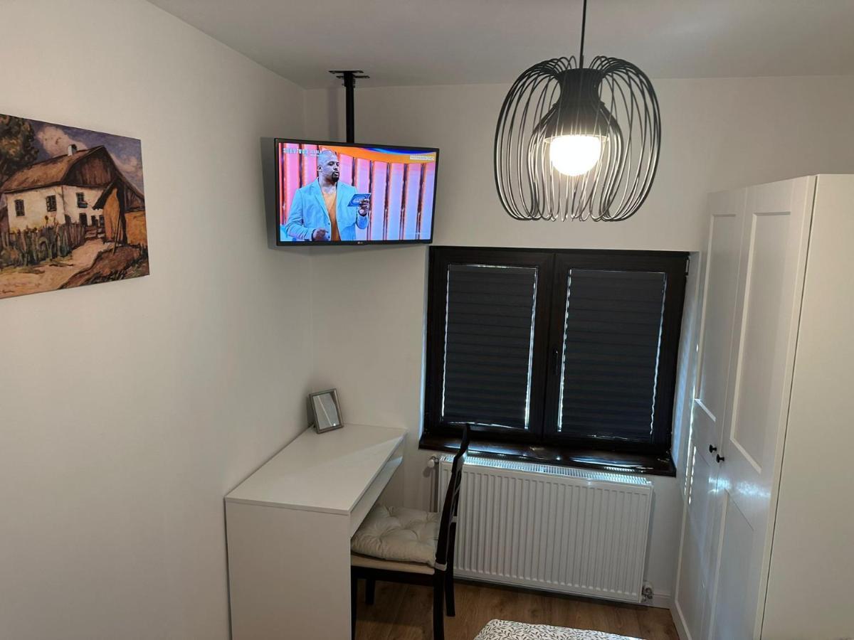 Tiny Traditional House בוקרשט